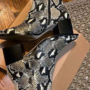 Saks Fifth Avenue Emerson Snake Print Leather Ankle Boots..Sz.10